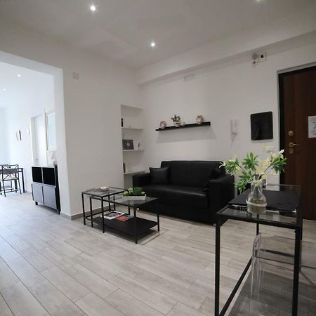 Cavour37 Rooms Palermo Bagian luar foto