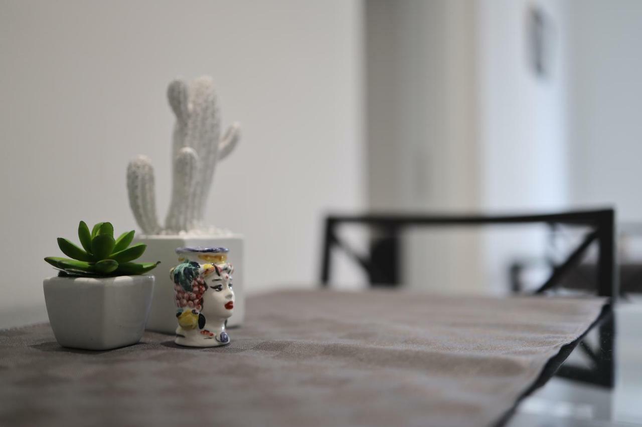 Cavour37 Rooms Palermo Bagian luar foto