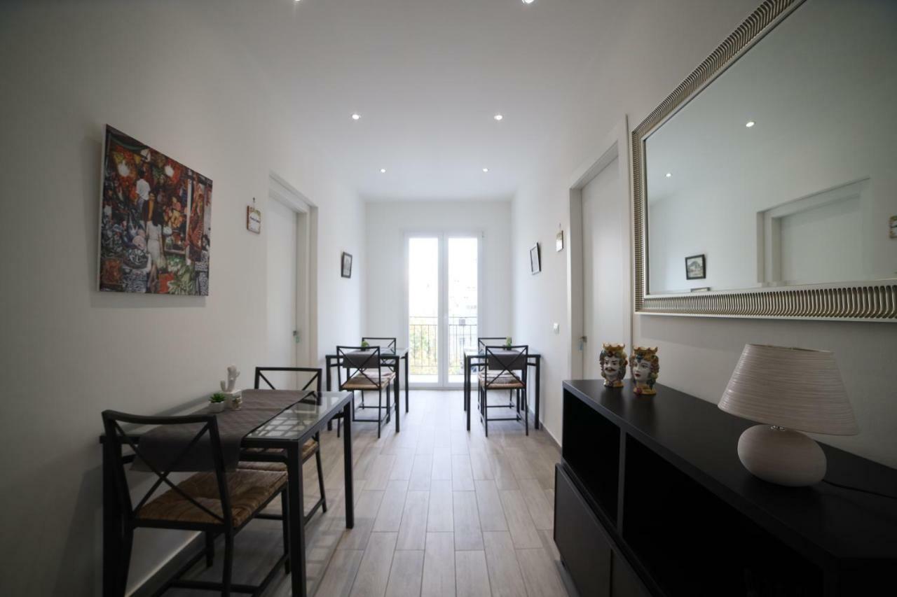 Cavour37 Rooms Palermo Bagian luar foto