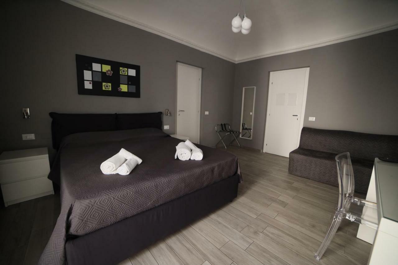Cavour37 Rooms Palermo Bagian luar foto